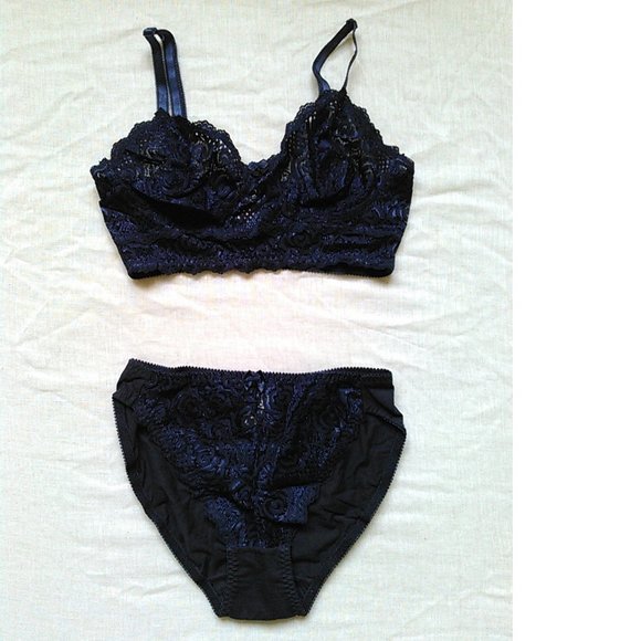 Body Flirt 2-Piece Lace Bra and Panty Set, Small - Picture 2 of 3
